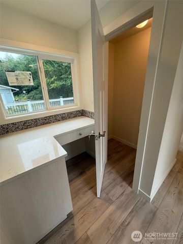 1903 Shaw Road, Puyallup, WA 98372