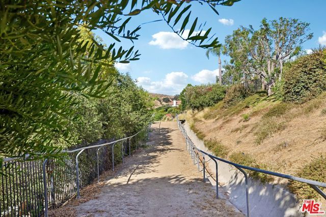 17807 Tuscan Drive, Los Angeles, CA 91344