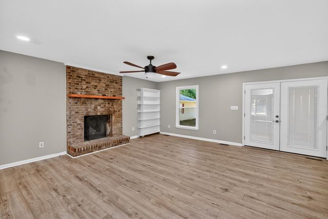 1090 Delaney Ferry Road, Nicholasville, KY 40356