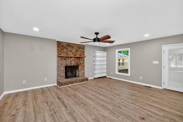 1090 Delaney Ferry Road, Nicholasville, KY 40356