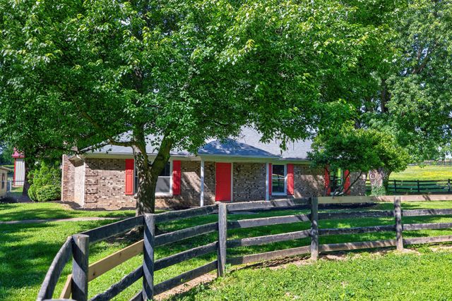 1090 Delaney Ferry Road, Nicholasville, KY 40356