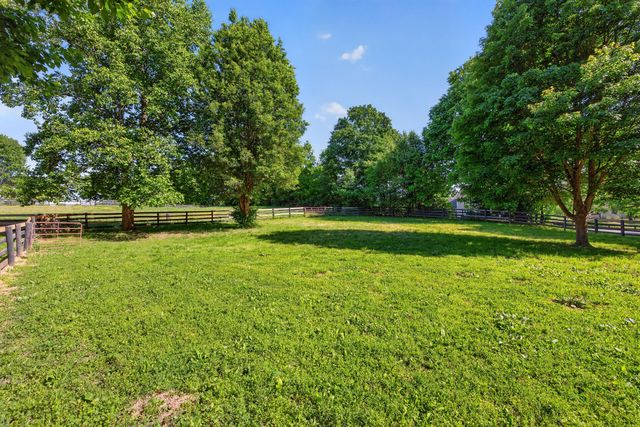 1090 Delaney Ferry Road, Nicholasville, KY 40356