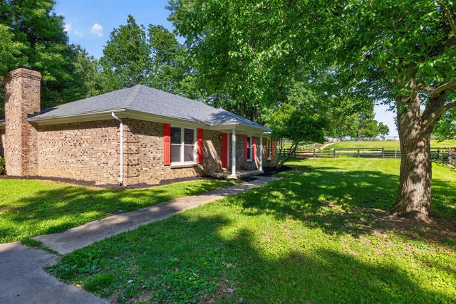 1090 Delaney Ferry Road, Nicholasville, KY 40356