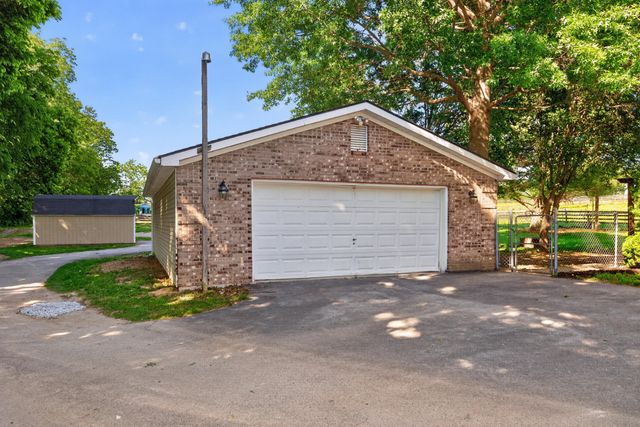 1090 Delaney Ferry Road, Nicholasville, KY 40356