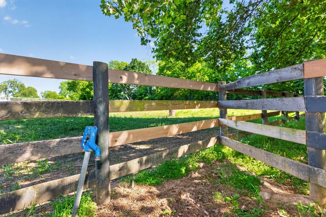 1090 Delaney Ferry Road, Nicholasville, KY 40356