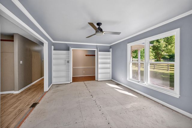 1090 Delaney Ferry Road, Nicholasville, KY 40356