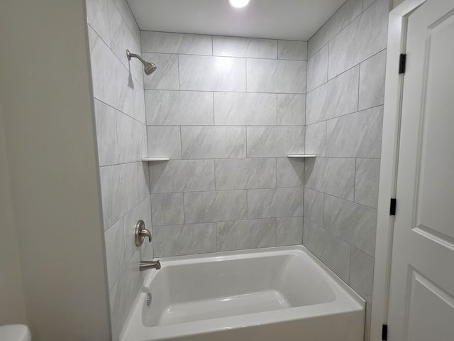 2187 Walnut Avenue, Hanover Park, IL 60133