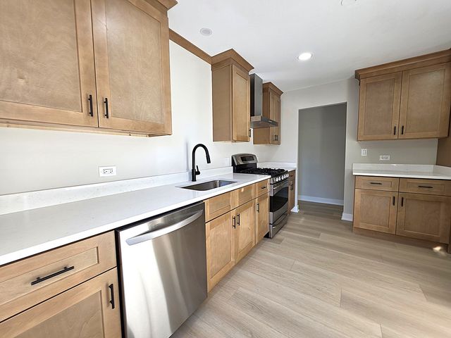 2187 Walnut Avenue, Hanover Park, IL 60133