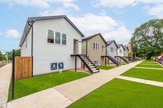 555 N Springfield Avenue, Chicago, IL 60624