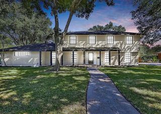 2516 Meadow Lane, La Marque, TX 77568