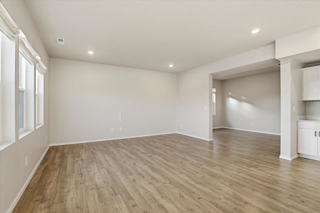 3211 N McKinnon Rd, Spokane, WA 99217