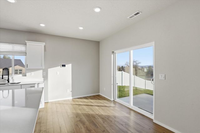 3211 N McKinnon Rd, Spokane, WA 99217