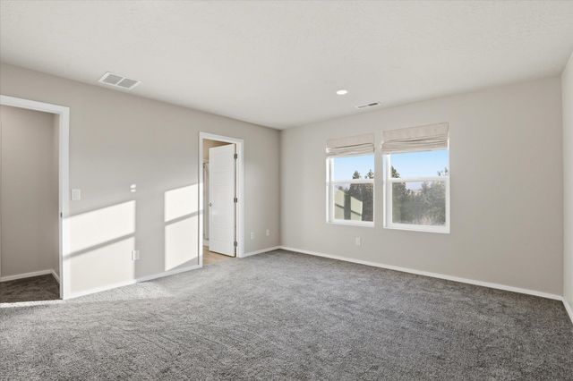 3211 N McKinnon Rd, Spokane, WA 99217