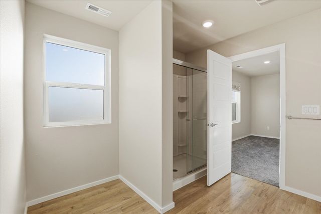 3211 N McKinnon Rd, Spokane, WA 99217