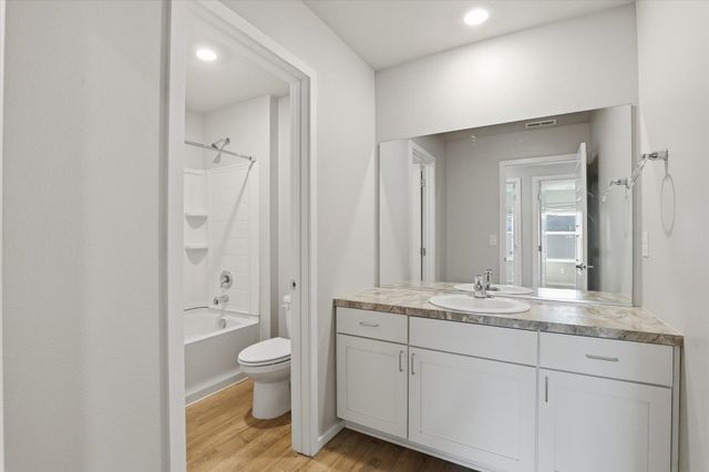 3211 N McKinnon Rd, Spokane, WA 99217