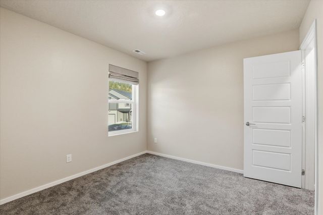 3211 N McKinnon Rd, Spokane, WA 99217