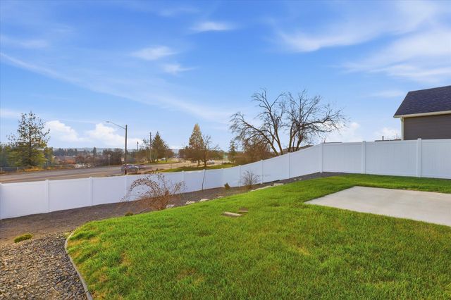 3211 N McKinnon Rd, Spokane, WA 99217