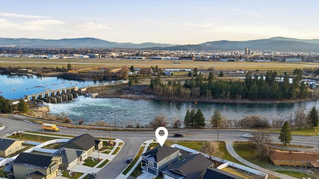 3211 N McKinnon Rd, Spokane, WA 99217