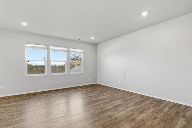 3211 N McKinnon Rd, Spokane, WA 99217