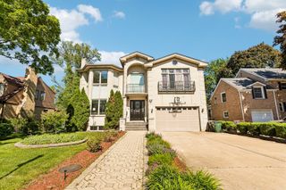 6843 N Kilpatrick Avenue, Lincolnwood, IL 60712