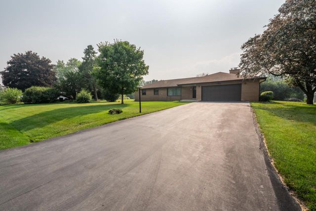 W145N5125 Stone DRIVE, Menomonee Falls, WI 53051