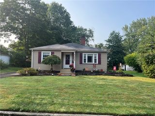 1115 Estelle Court, Niles, OH 44446