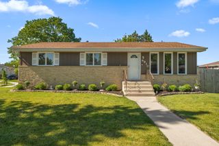 6910 W 85th Avenue, Crown Point, IN 46307