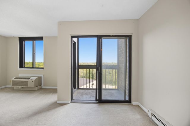 1181 Edgcumbe Road 914, Saint Paul, MN 55109