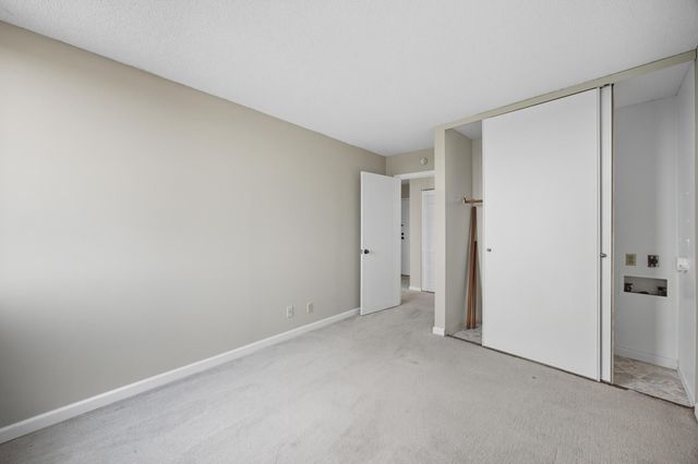 1181 Edgcumbe Road 914, Saint Paul, MN 55109