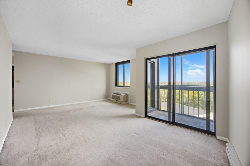 1181 Edgcumbe Road 914, Saint Paul, MN 55109