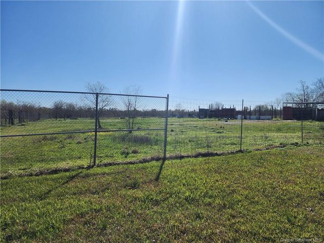 2053 Pujol Road, Lake Charles, LA 70615