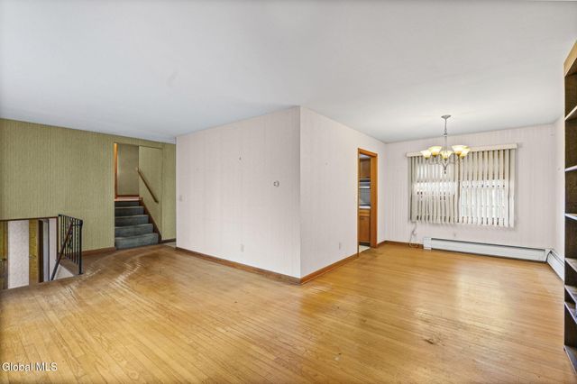 27 Eva Street, Colonie, NY 12110