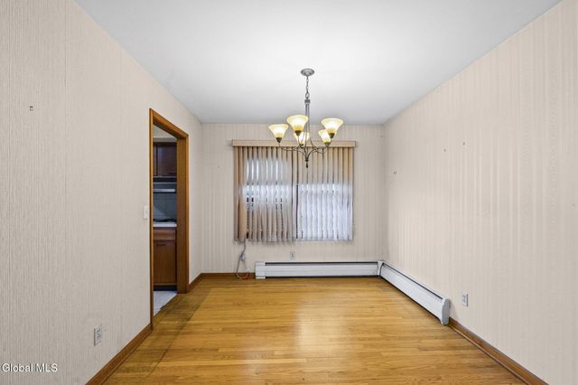 27 Eva Street, Colonie, NY 12110