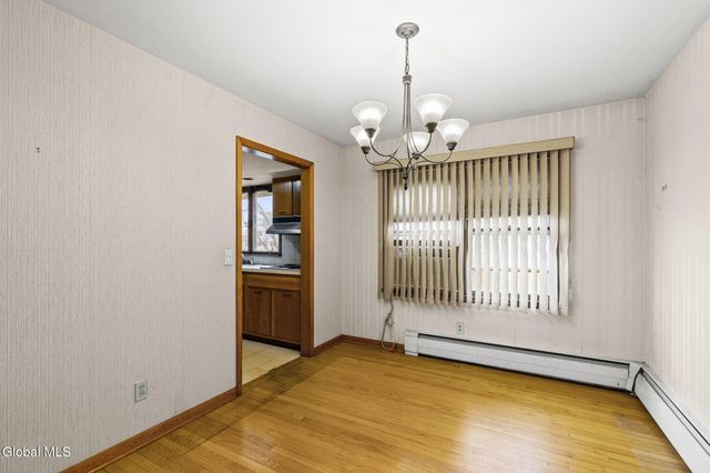 27 Eva Street, Colonie, NY 12110