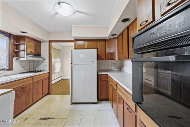 27 Eva Street, Colonie, NY 12110