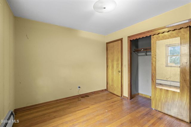 27 Eva Street, Colonie, NY 12110