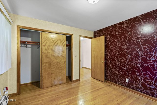 27 Eva Street, Colonie, NY 12110