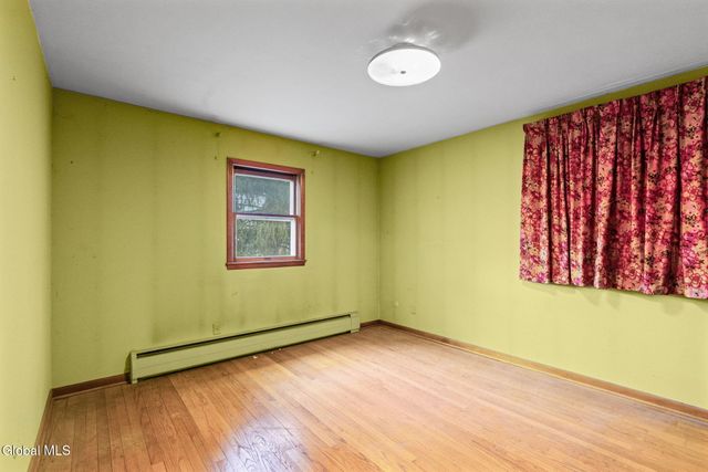 27 Eva Street, Colonie, NY 12110