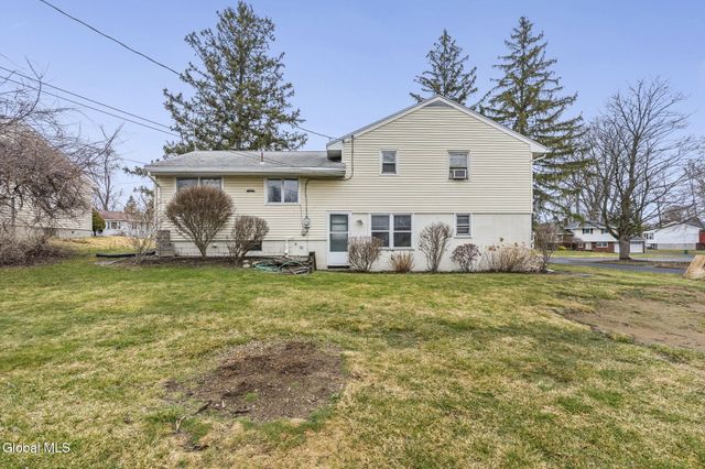 27 Eva Street, Colonie, NY 12110