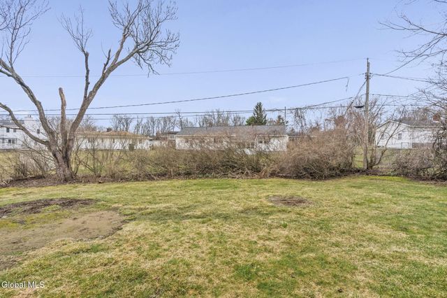 27 Eva Street, Colonie, NY 12110