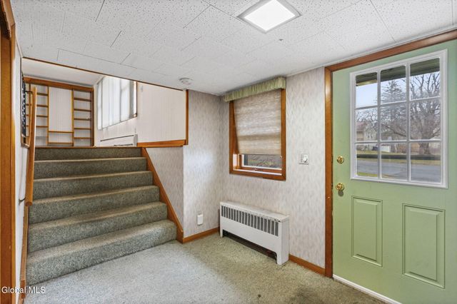 27 Eva Street, Colonie, NY 12110