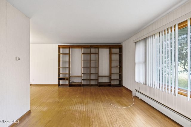 27 Eva Street, Colonie, NY 12110