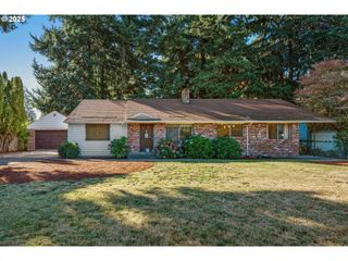 15154 E BURNSIDE St, Portland, OR 97233