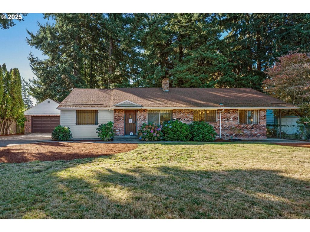 15154 E BURNSIDE St, Portland, OR 97233