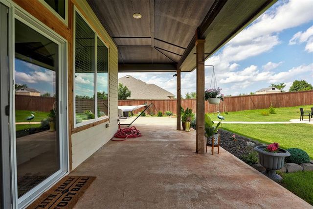 2836 Redwood Court, Newcastle, OK 73065