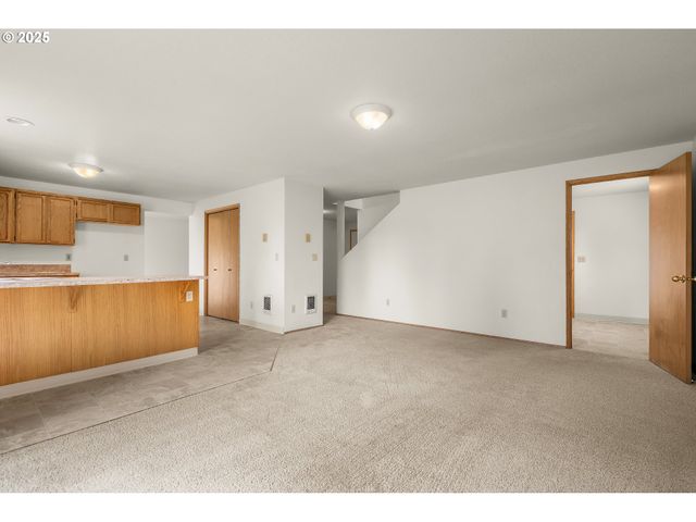 6908 Ne 144TH Ct, Vancouver, WA 98682