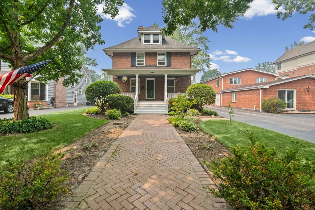 1538 Oakwood Avenue, Highland Park, IL 60035 — photo 2