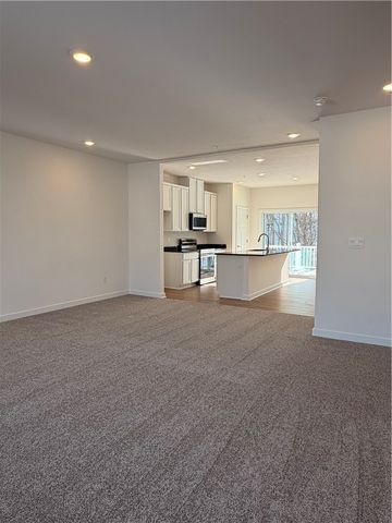 2004 Canterbury Dr 212C, Imperial, PA 15126