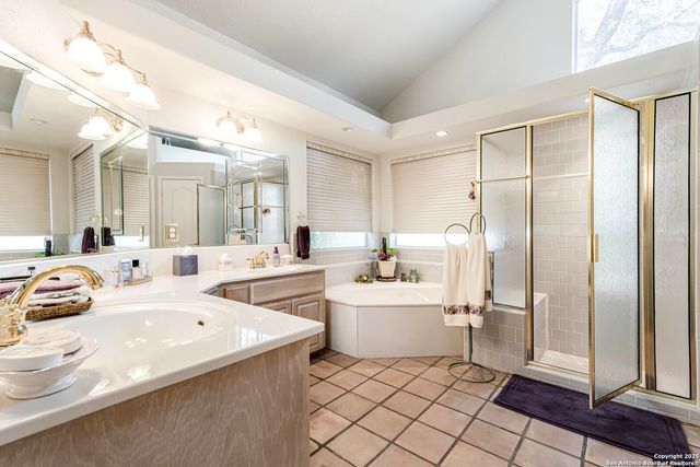 7 Eton Green Circle, San Antonio, TX 78257