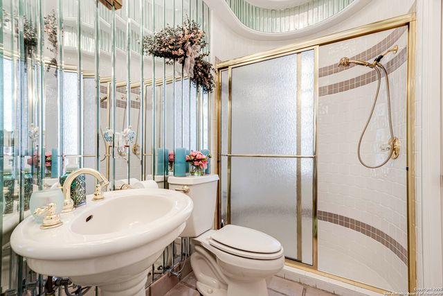 7 Eton Green Circle, San Antonio, TX 78257